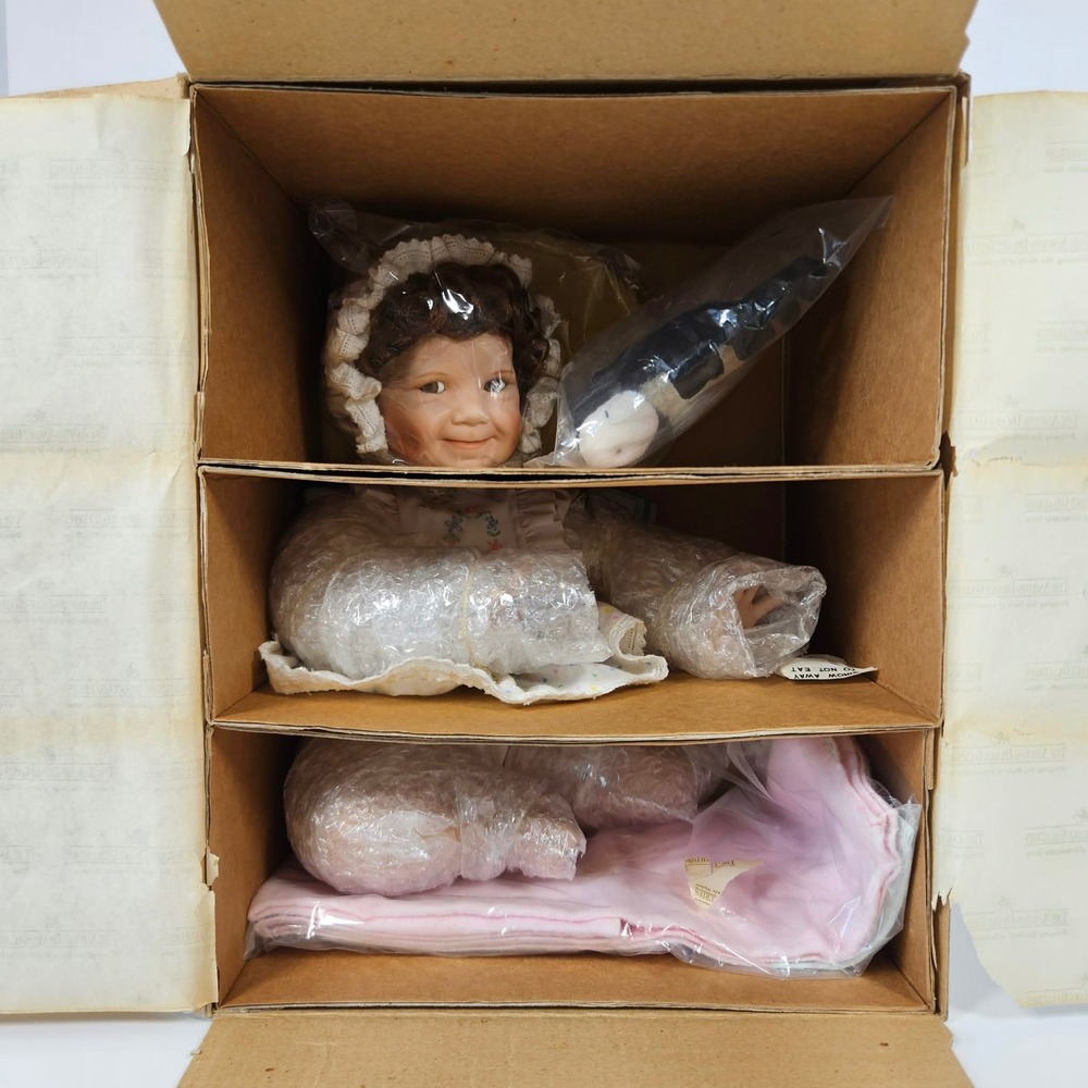 Ashton-Drake Baby Miss Muffet Porcelain Doll Titus Tomescu 1998 COA New in Box